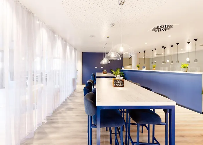 - The Niu, Flux By Ihg Hotel Pasawa