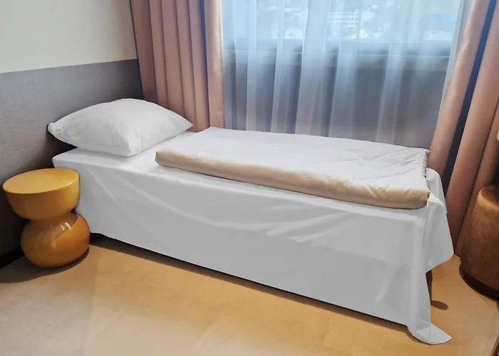 - The Niu, Flux By Ihg 3*