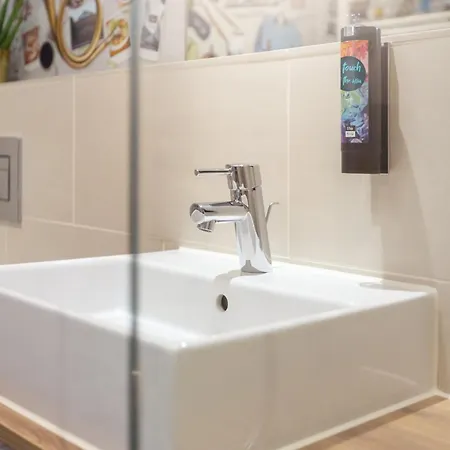 - The Niu, Flux By Ihg * Passau