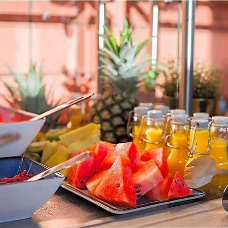 - The Niu, Flux By Ihg Otel 3*